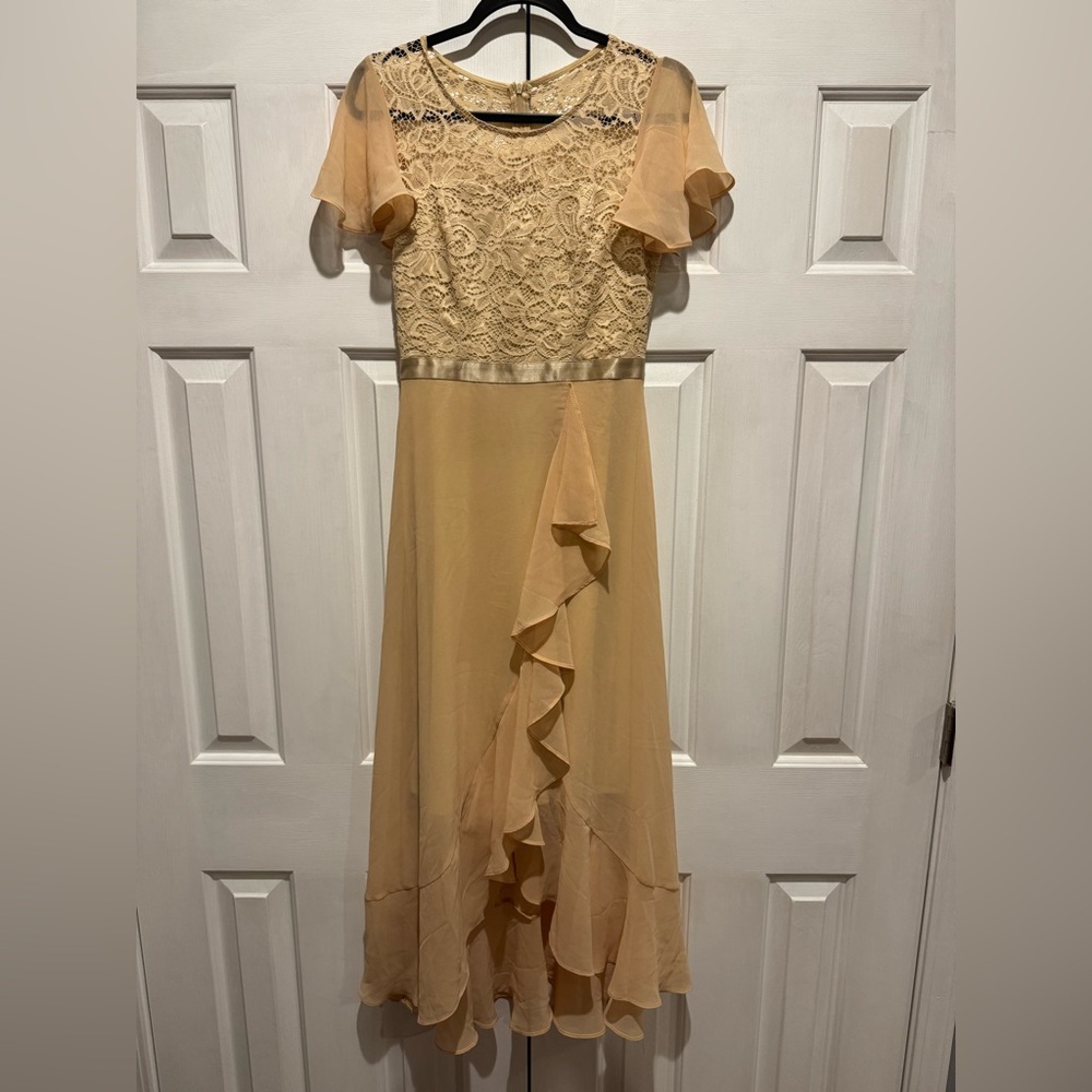 Elegant Cream Lace Dress